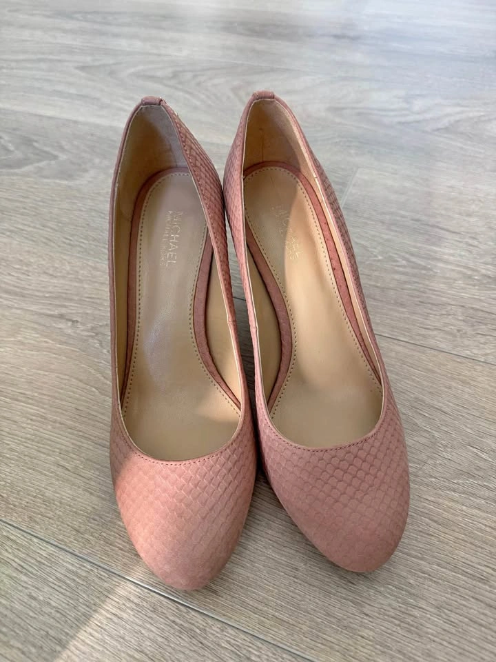 Michael Kors Pink Snakeskin Block Heel Pumps Size 6