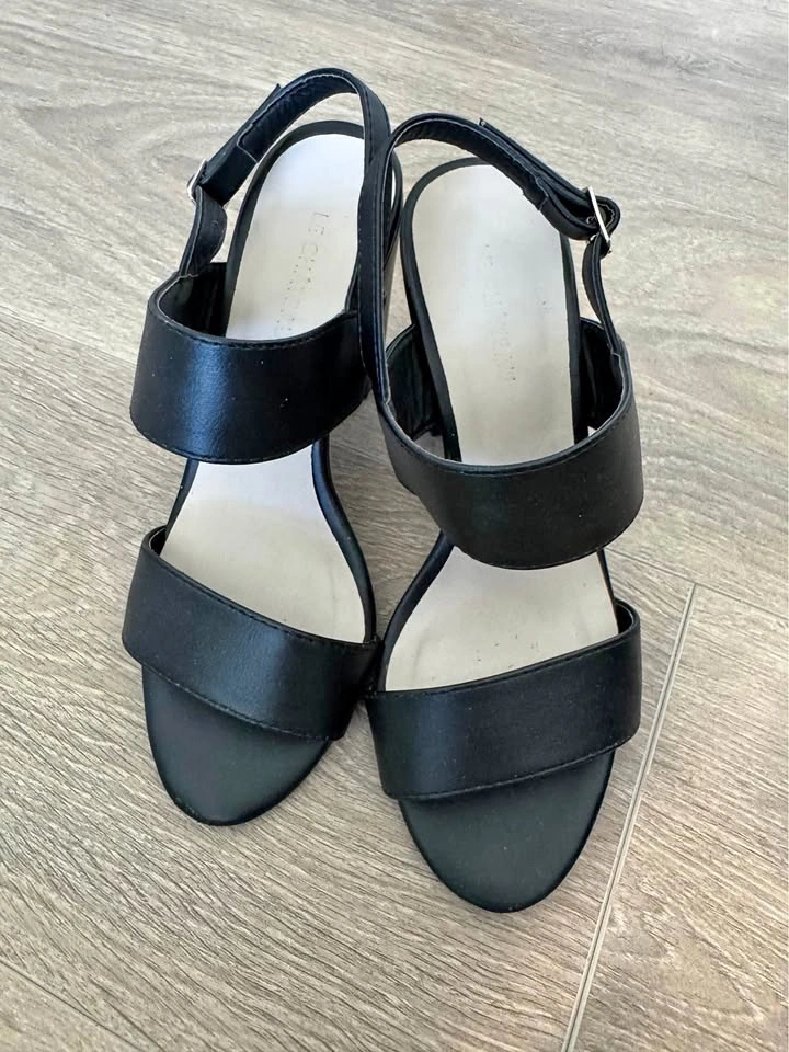Le Château Black Block Heel Sandals Size 6