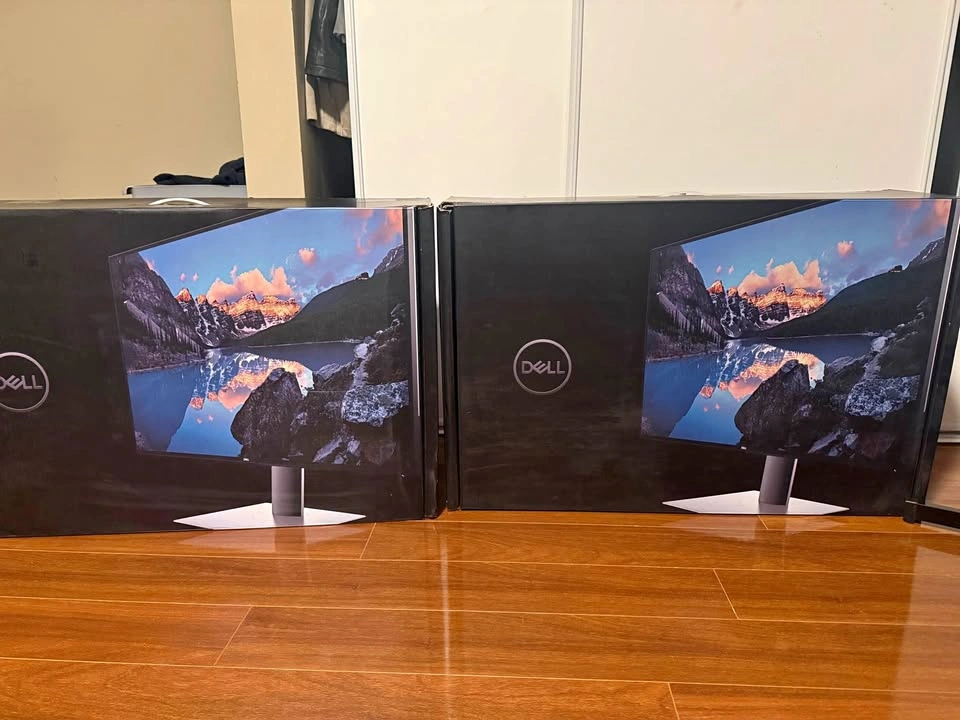Dell U3219Q 32" 4K USB-C Monitors