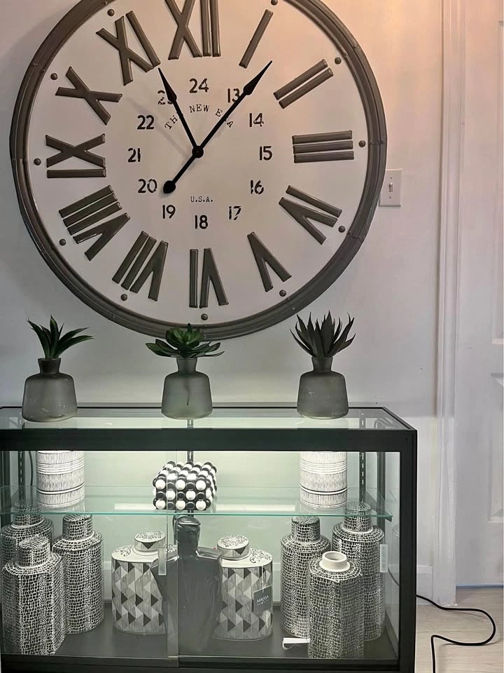 Glass display cabinet