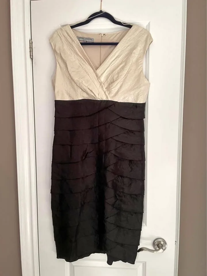 Melanie Lyne Black / Cream Ruffled Sheath Dress Ladies Size 12