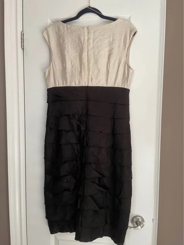 Melanie Lyne Black / Cream Ruffled Sheath Dress Ladies Size 12 image indicator(4)
