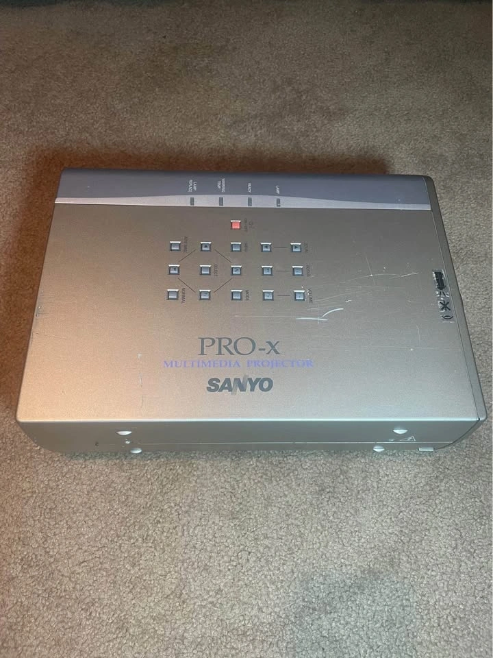 Sanyo Pro X Multimedia Portable Projector PLC-SU20N TESTED Worki - photo 2