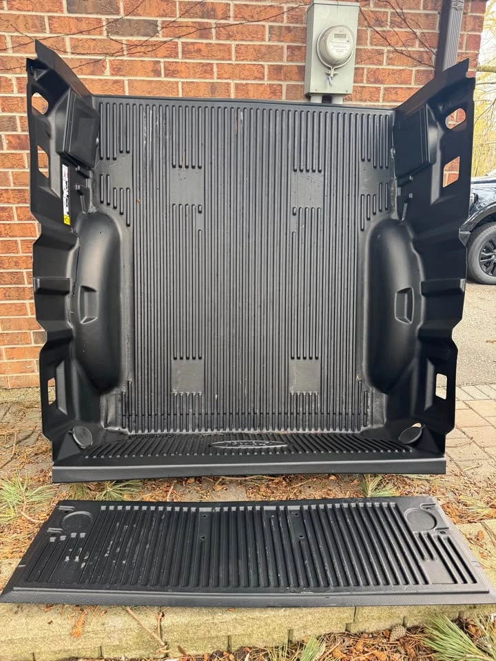 New Ford F-150 5.5' Bed Liner (Fits Multiple Years) - photo 3