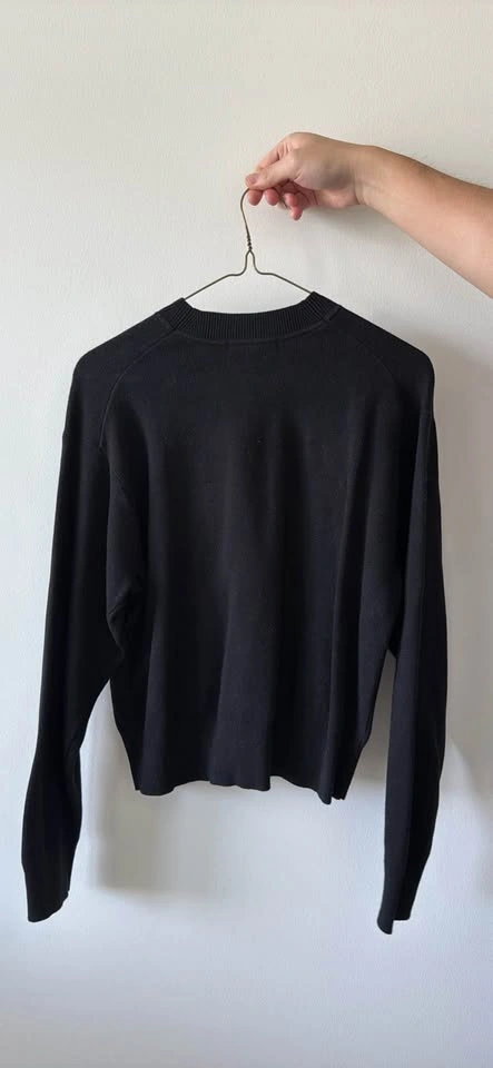 Uniqlo Black Crewneck Sweater Size S - photo 2