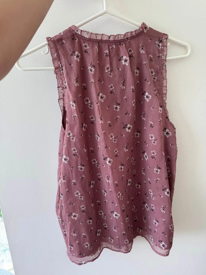 Abercrombie & Fitch Floral Sleeveless Blouse Size S - photo 2