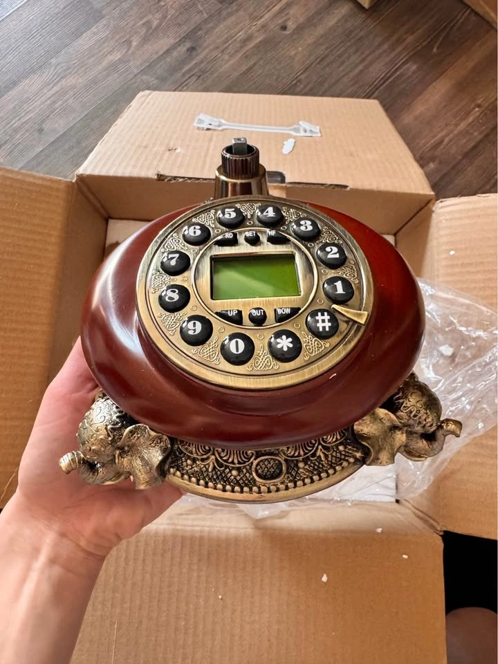 Vintage Landline Phone - photo 3