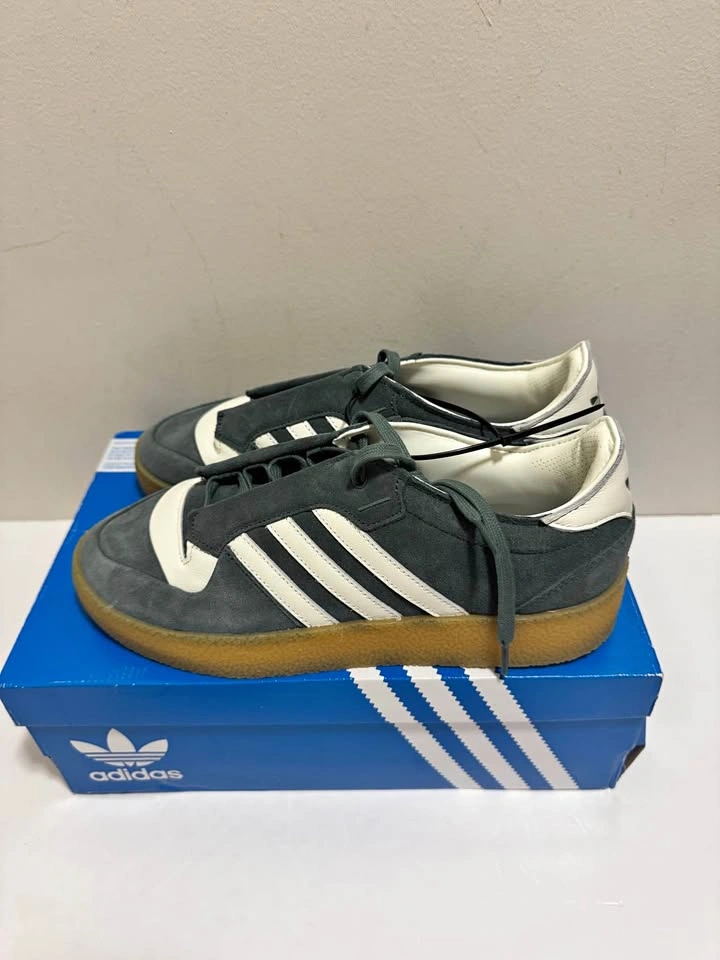 Men Adidas Suede Shoes. Size 10.5 US. Never Worn.