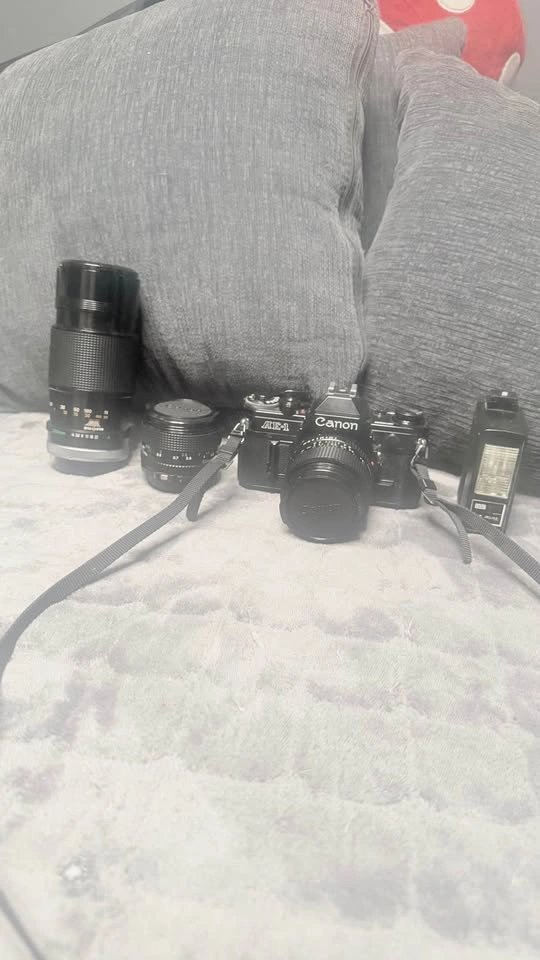 Canon AE-1 35mm Film Camera Full Kit - 3 Lenses + Flash - photo 5