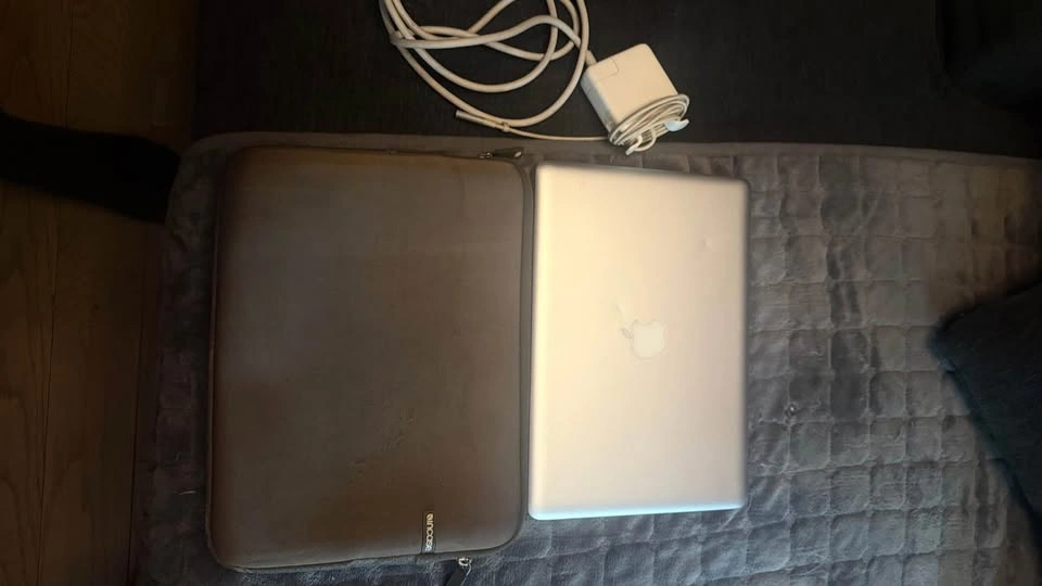 MacBook Pro 13” 2012 (A1278) + Case + Original Charger - photo 3