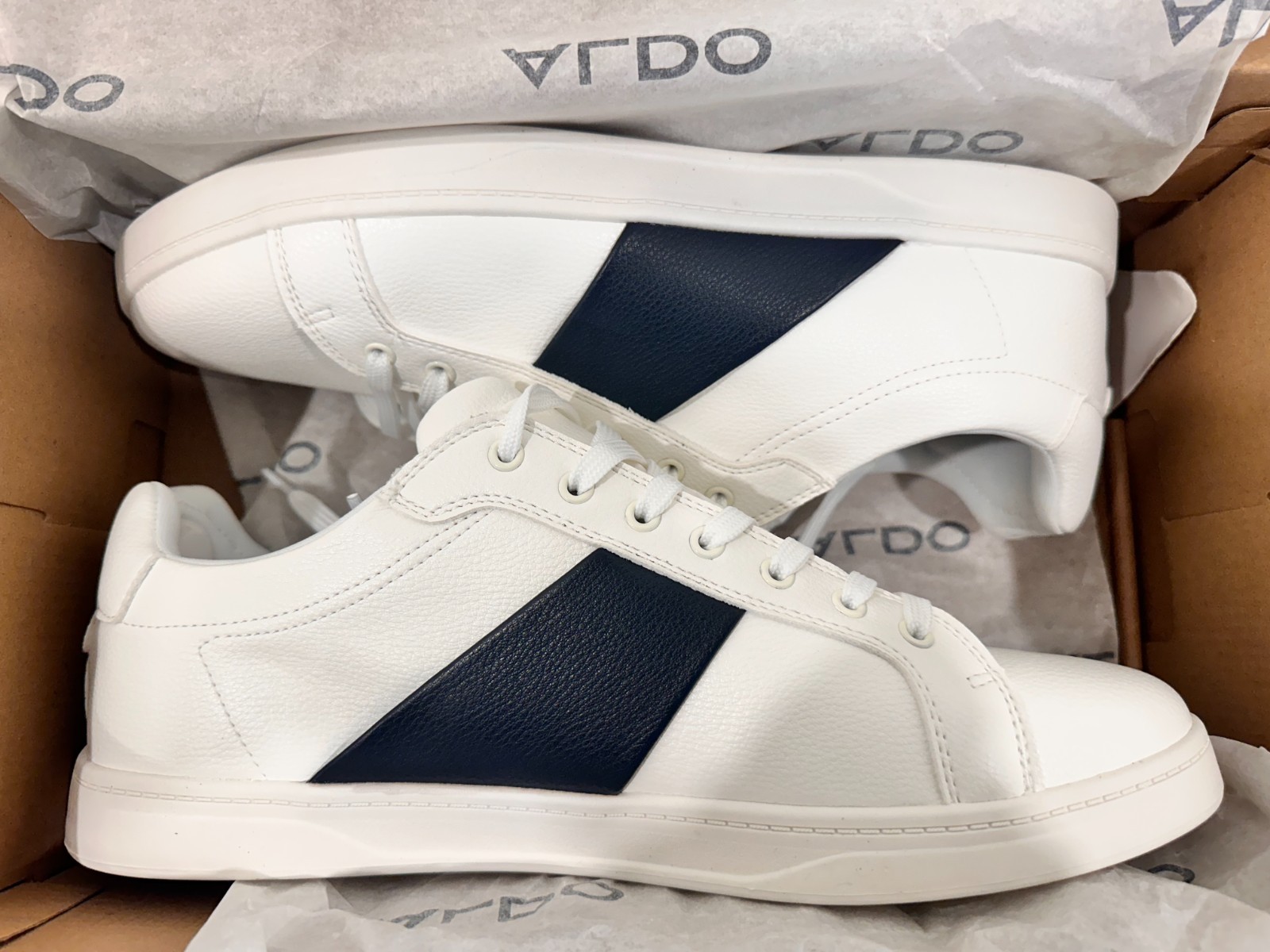 NEW ALDO Ozzy‑120 Men’s Sneakers Size 12 White Leather Navy Stri - photo 2