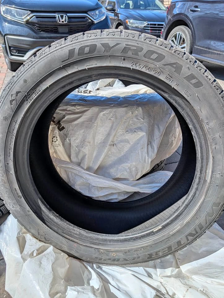 255/50R20 x 4 Winter Tires