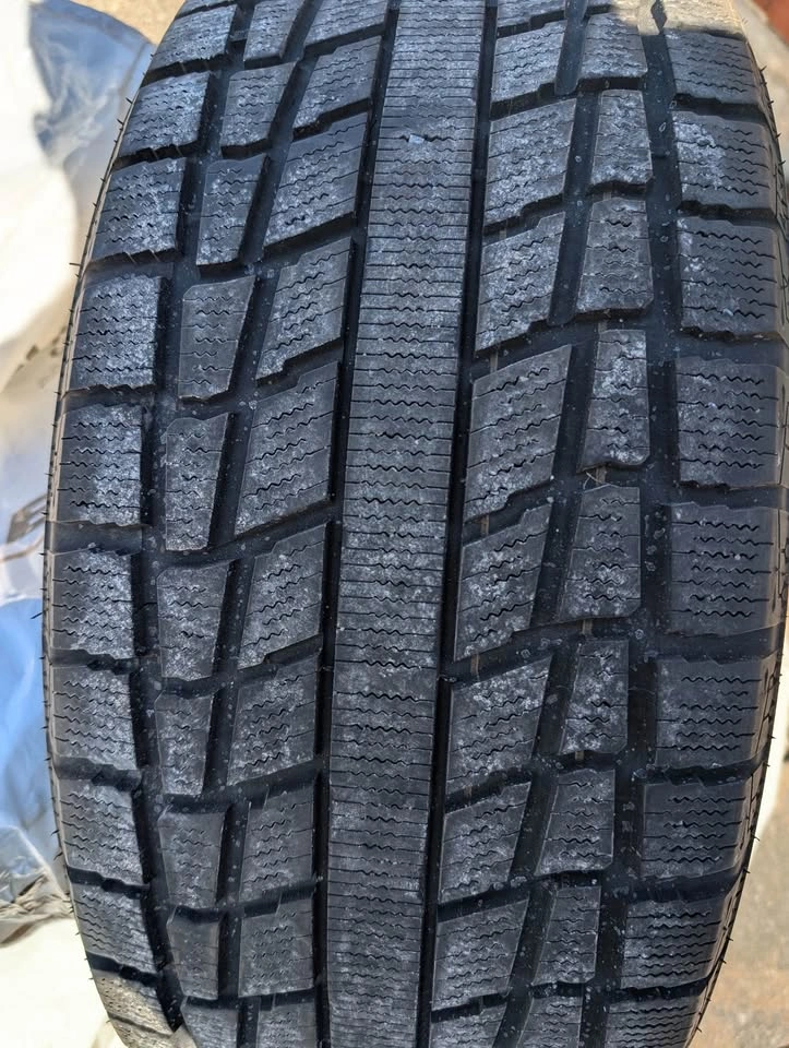 255/50R20 x 4 Winter Tires - photo 4