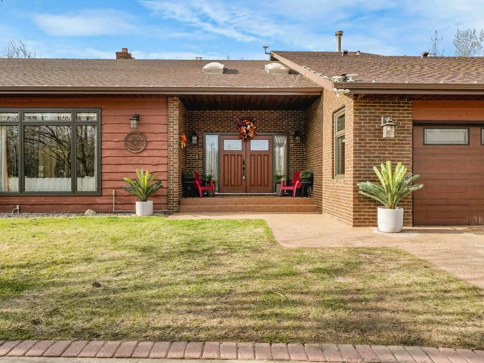 4 Beds 3 Baths House - photo 5