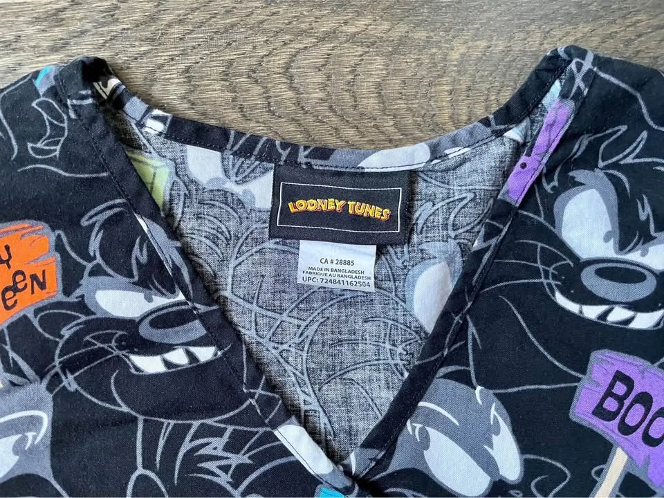 Loonie Tunes Halloween Scrubs Nursing Top Ladies SizeXL image indicator(2)