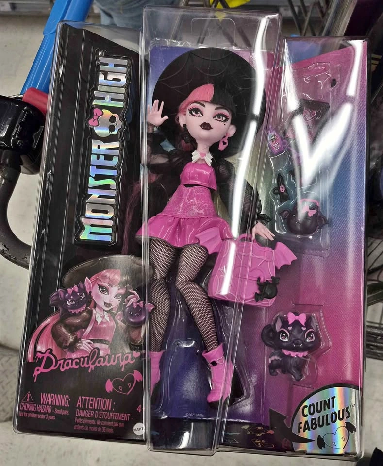 Brand New Draculara Monster High Doll