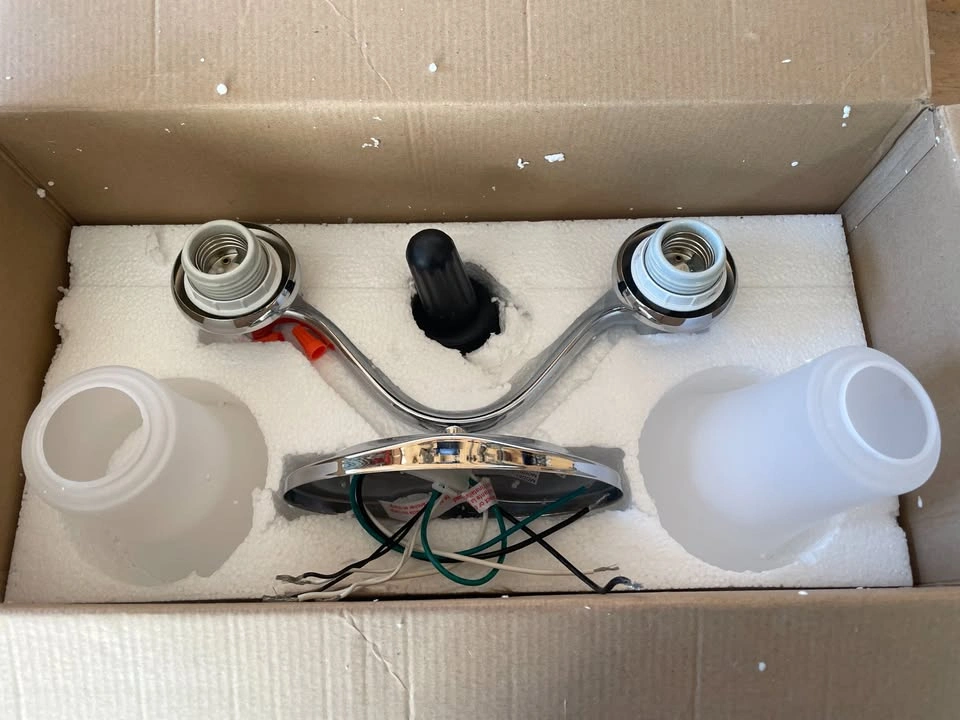 Moen 2-Light Chrome Vanity Fixture (New) - photo 5
