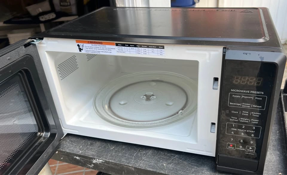 Kenmor Microwave Countertop Black Used Size: 20/15.5/H11 - photo 4