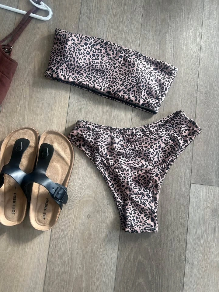 Dress size small - $30, Shoes size 7 - $20, Bikini size medium - - photo 3