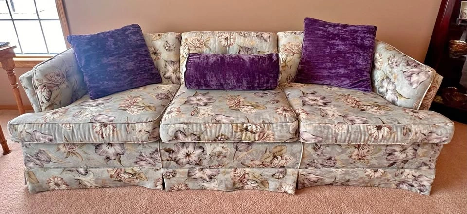 Traditional Floral Upholstered Sofa
