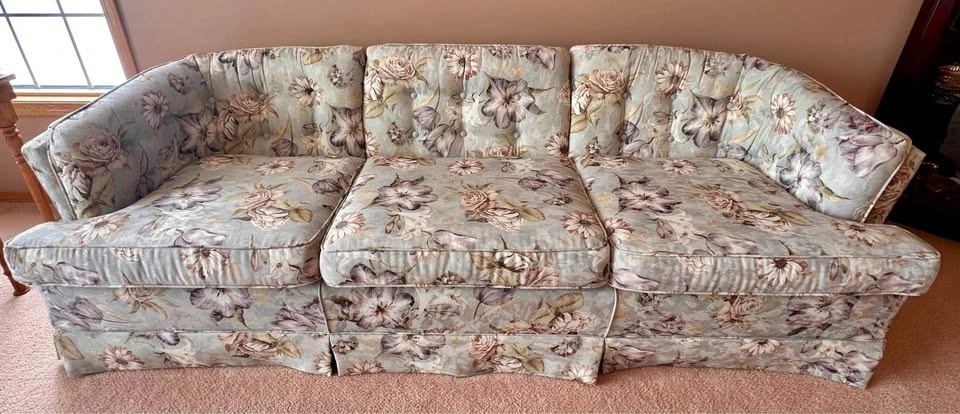 Traditional Floral Upholstered Sofa - photo 2
