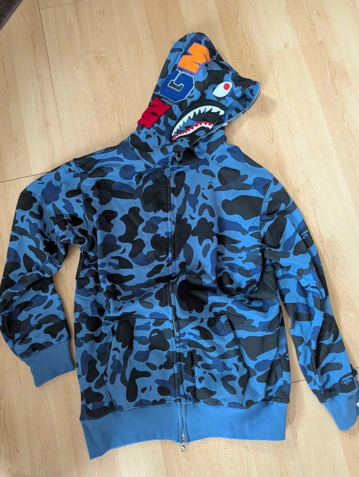 Amazon Ape Hoodies Adult Large - BNIB