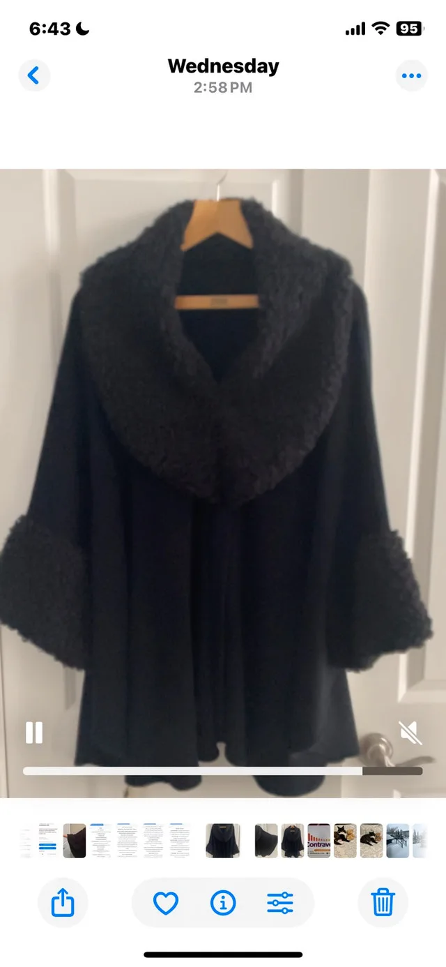 Black Knit Cape image indicator(4)