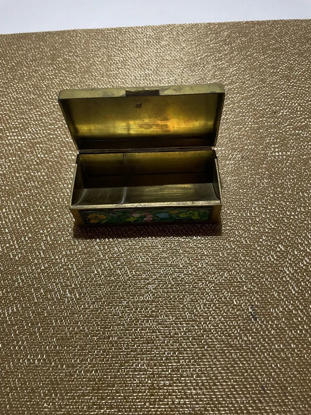 Antique Chinese Cloisonné Box image indicator(2)