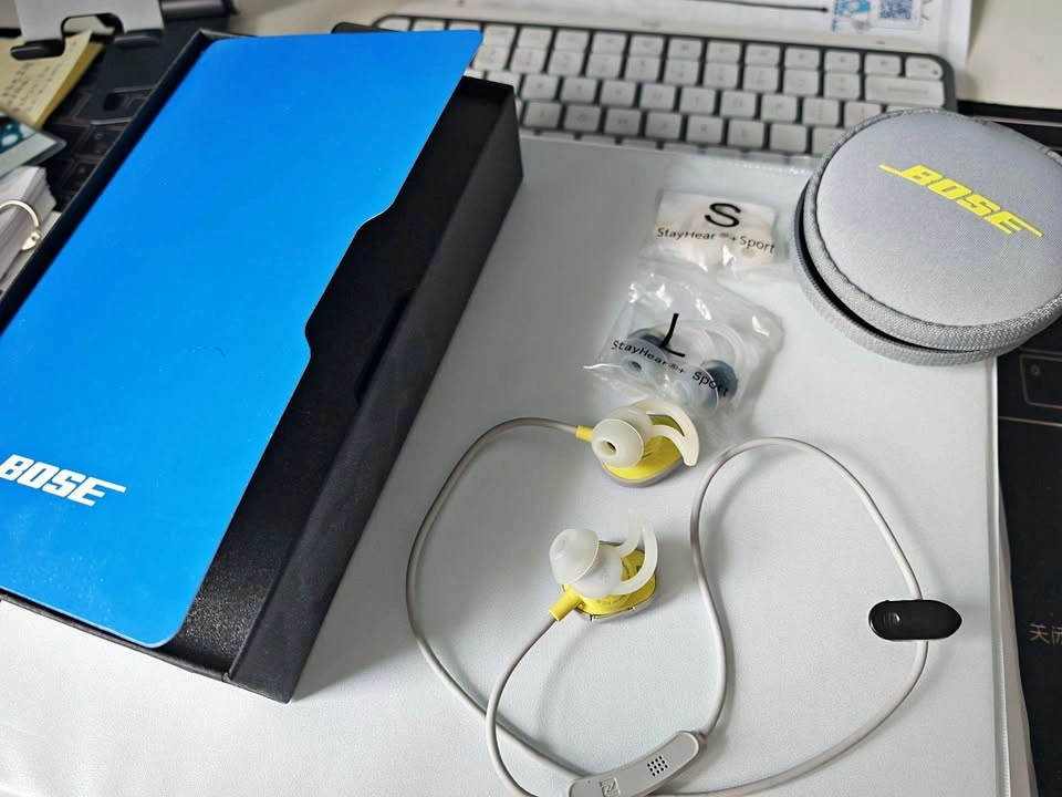 Bose SoundSport Wireless - All Accessories Included