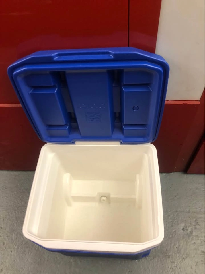 Igloo Latitude 60 Roller Cooler - photo 3