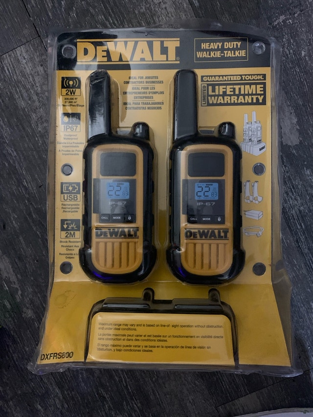 Brand New Dewalt Heavy Duty Walkie Talkie Set