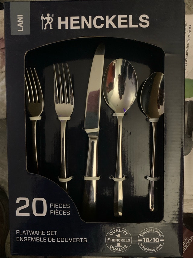 Brand New 20 pc. Flatware Set