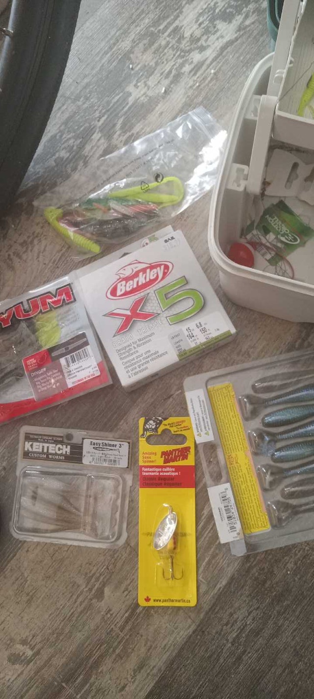 Fishing tackle box with lures - photo 2