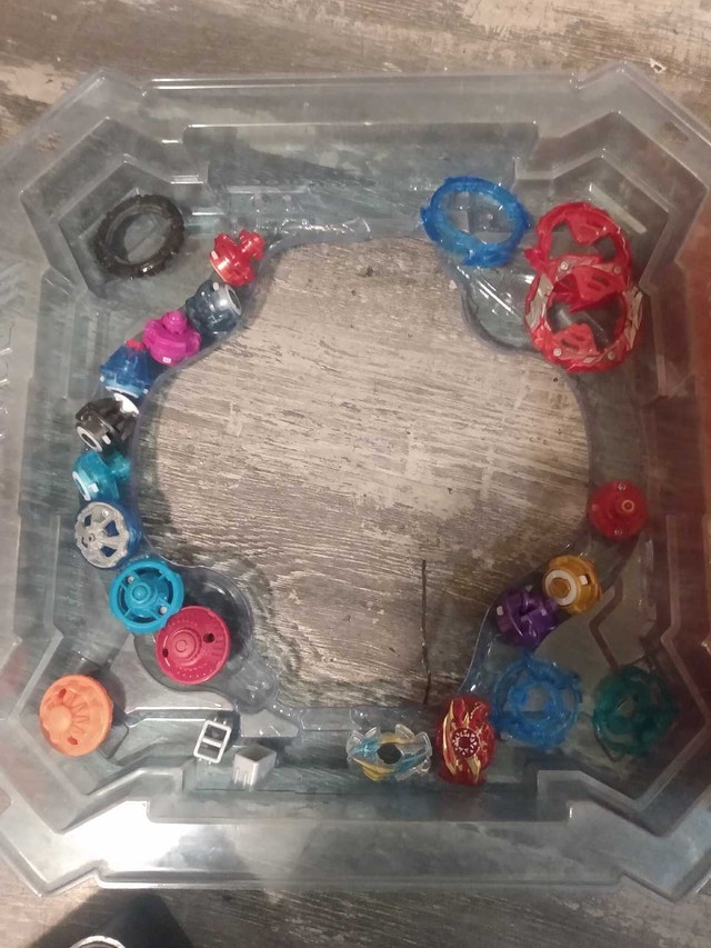 Large Beyblade Collection - photo 3
