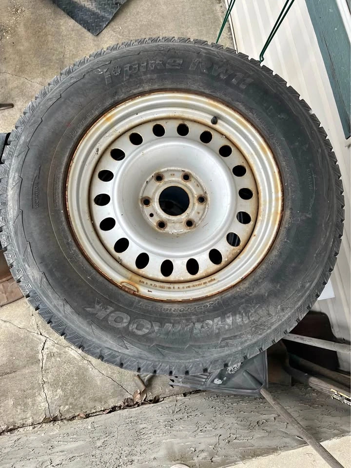 Hankook P265/70R18 All Weather Tires and Rims