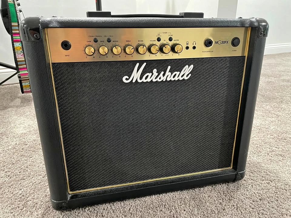 Marshall MG30GFX Amp & Electric Guitar Pack