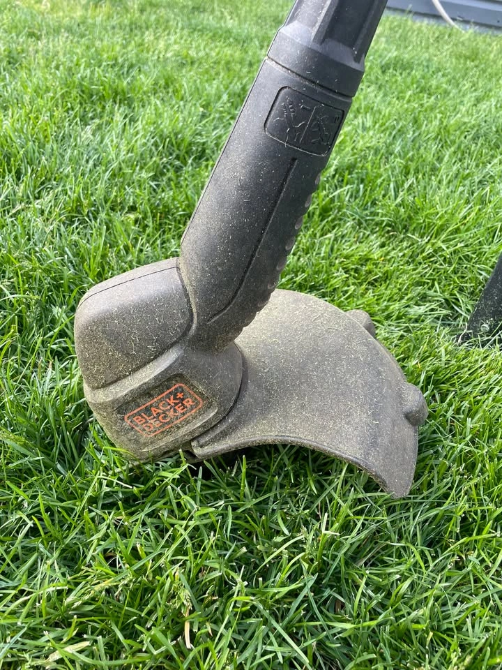 Black & Decker Grass Trimmer/Weed Whacker - photo 2