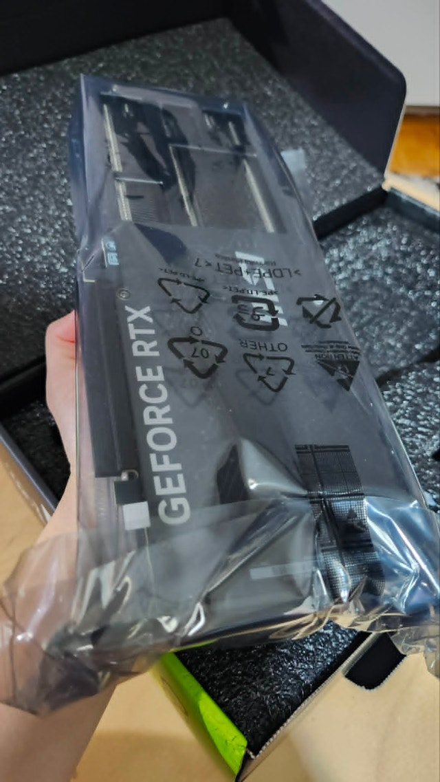 MSI Gaming RTX 5080 16G OC Inspire 3X Black Graphics Card - photo 4