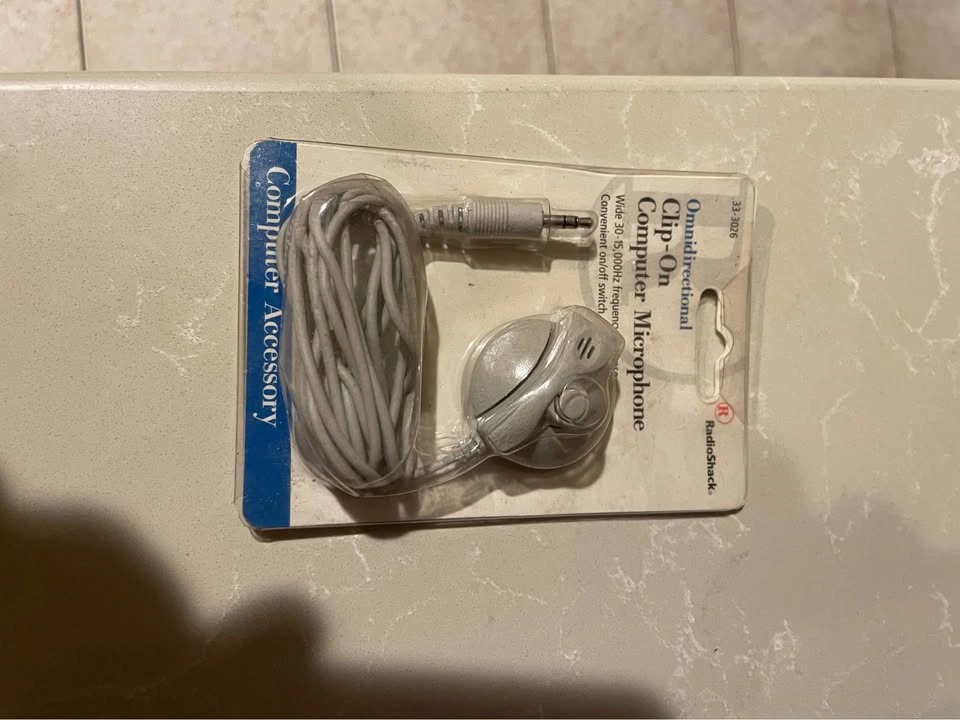 Clip on computer microphone