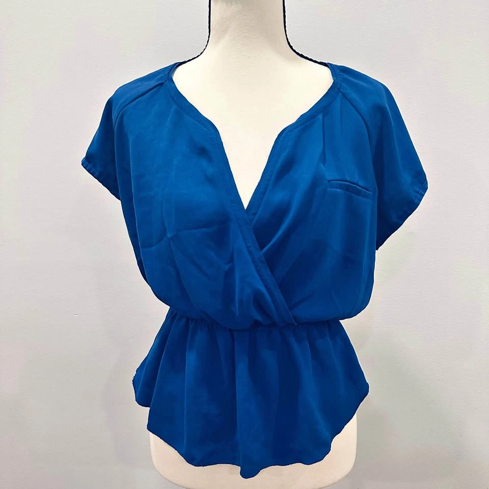 EUC WILFRED Aritzia Royal Blue Peplum Blouse Faux Wrap Women's T