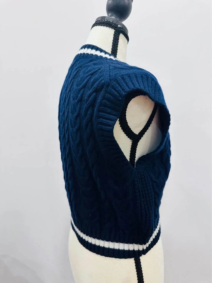 EUC Sunday Best ARITZIA Navy Cable-Knit V-Neck Sweater Vest Meri - photo 4