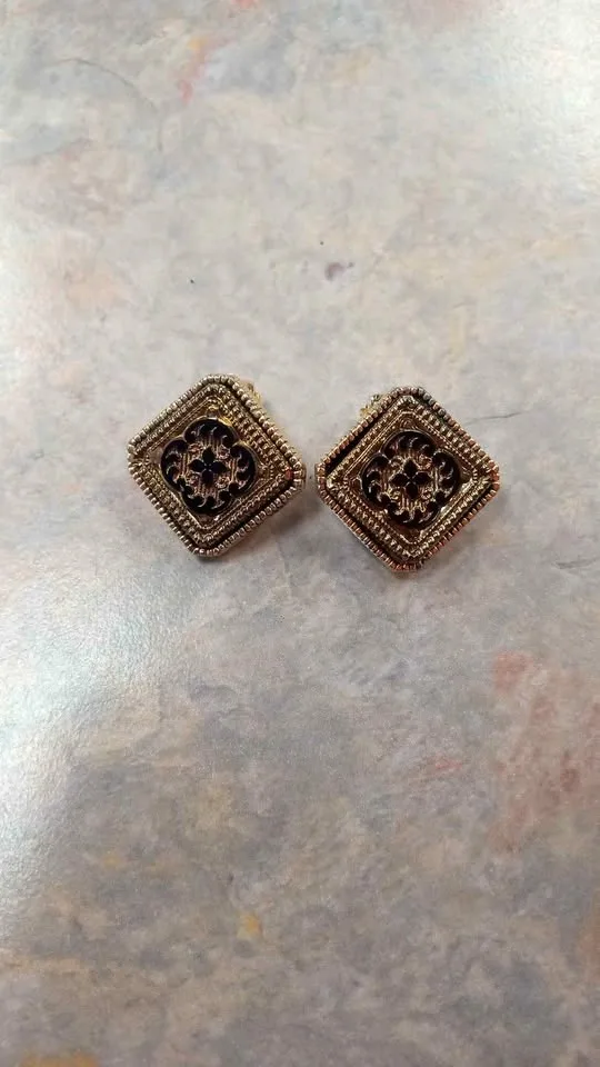 Earrings Clipons Gold Tone Signed SPHINX Vintage Costume Jewelry