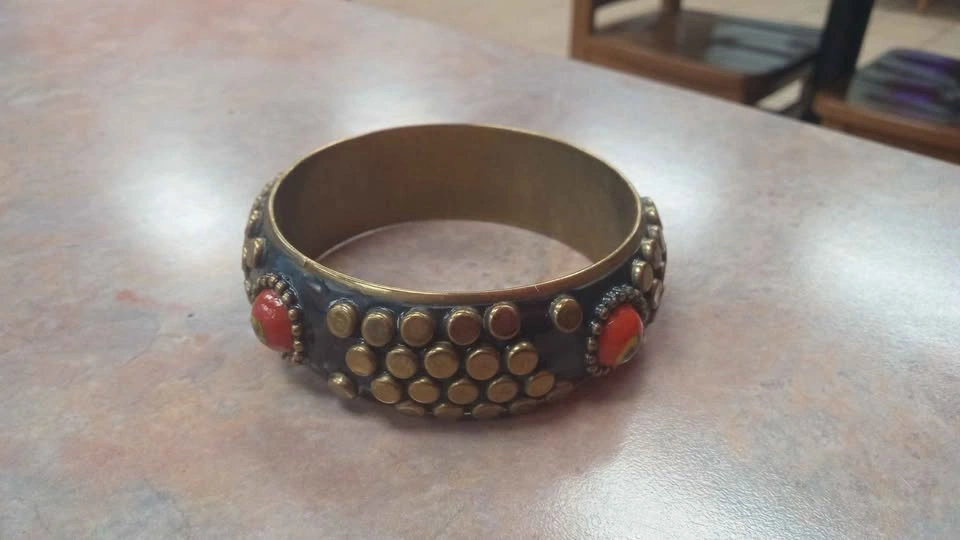 Brass Bangle Bracelet With Red Accents Vintage Costume Jewelry - photo 4