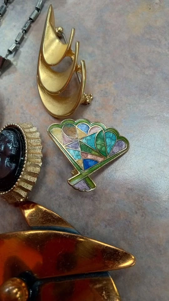Vintage Brooch and Pin Collection In Variable Condition $5 Each - photo 5