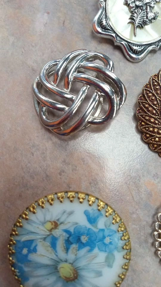 Assorted Vintage Scarf Clips Single Unsigned $4 each - photo 4
