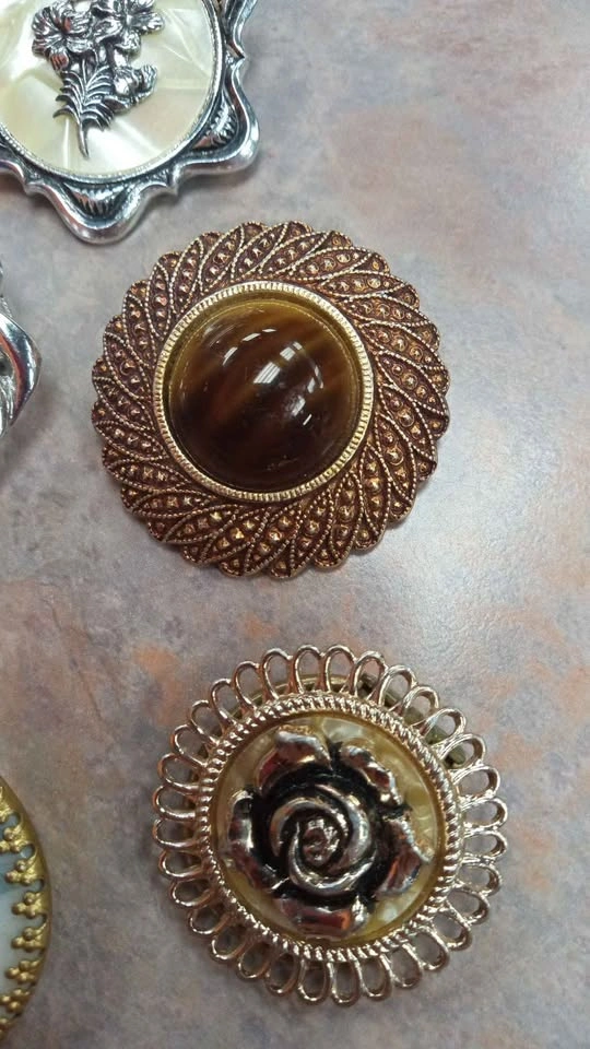 Assorted Vintage Scarf Clips Single Unsigned $4 each - photo 5