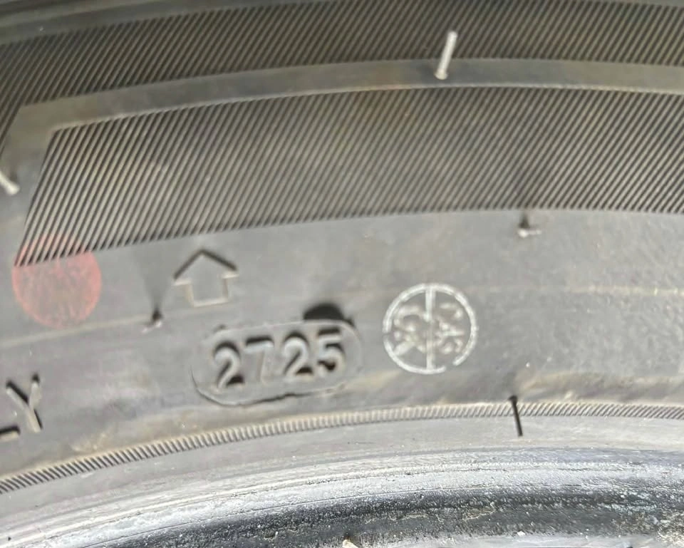 RoadX All-Weather Tires 235/50R19 - photo 5