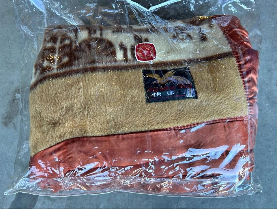 New Full Size Warm Fleece Blanket NWT