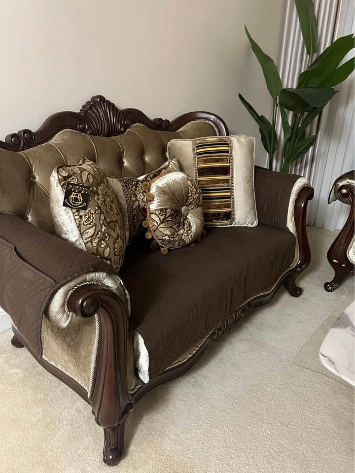 Couch - photo 3