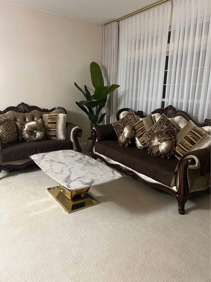 Couch - photo 5
